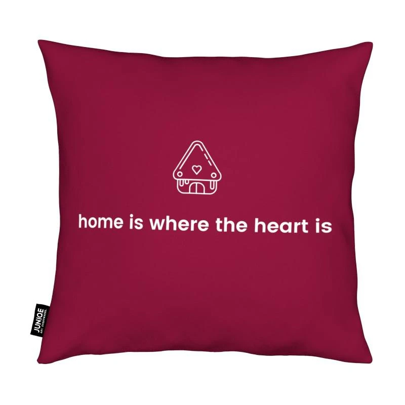 Juniqe Kissen "Gingerbread Home" In Rot & Weiß 4 Juniqe Kissen "Gingerbread Home" In Rot & Weiß – Bild 2